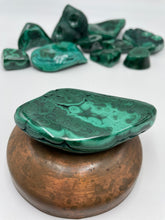 Load image into Gallery viewer, Malachite Polished Bubble - A
