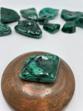 Load image into Gallery viewer, Malachite Polished Bubble - G
