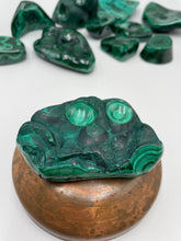 Load image into Gallery viewer, Malachite Polished Bubble - D
