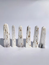 Load image into Gallery viewer, Snow Agate Druzy Obelisk
