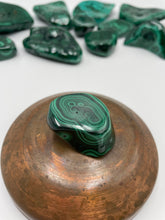 Load image into Gallery viewer, Malachite Polished Bubble - J
