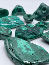 Load image into Gallery viewer, Malachite Polished Bubble - A
